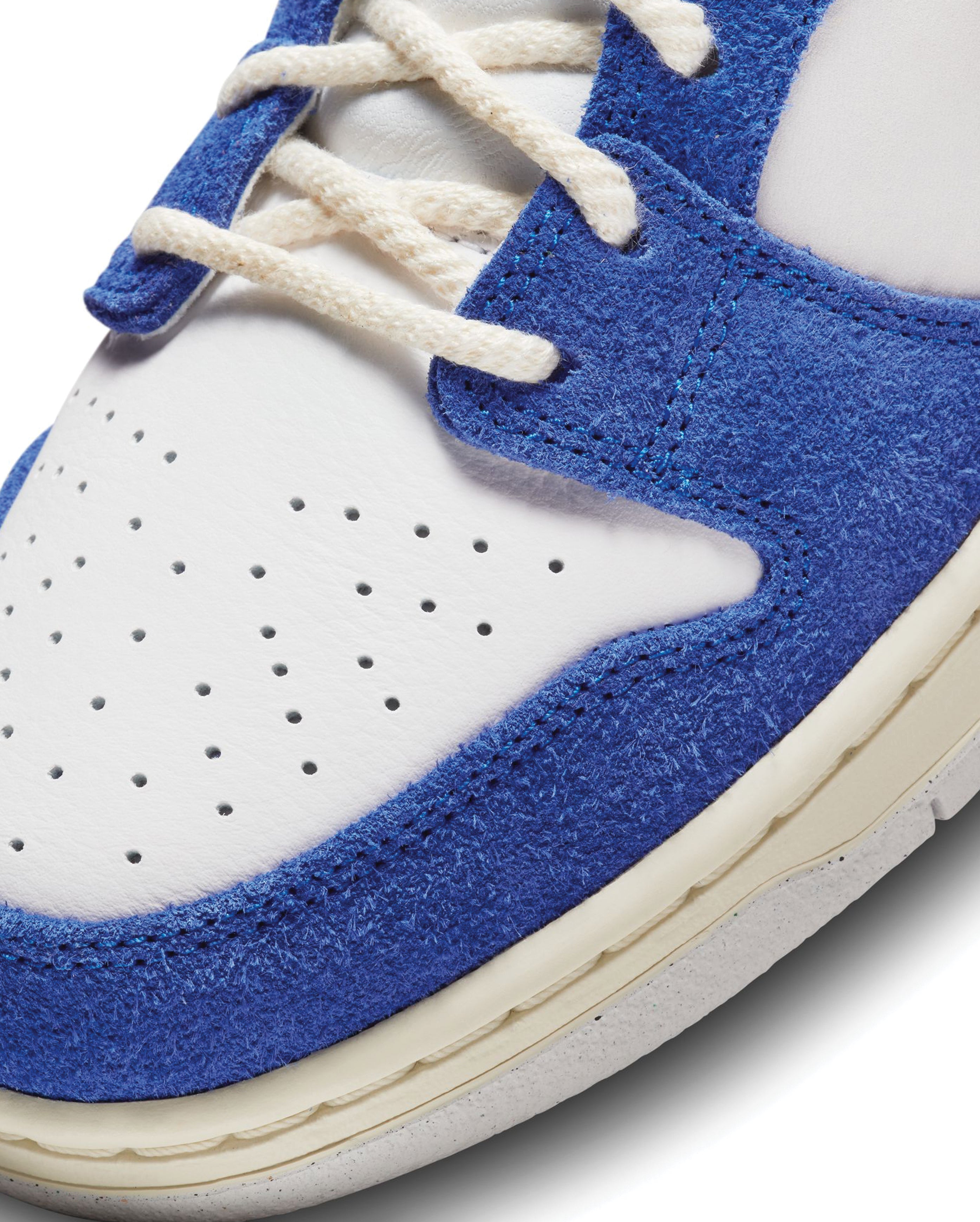 X Fly Streetwear x Nike SB Dunk Low Gardenia